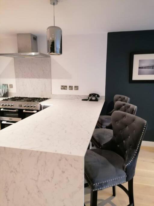 New Town House With *Free Allocated Parking* Apartment Brighton Екстериор снимка